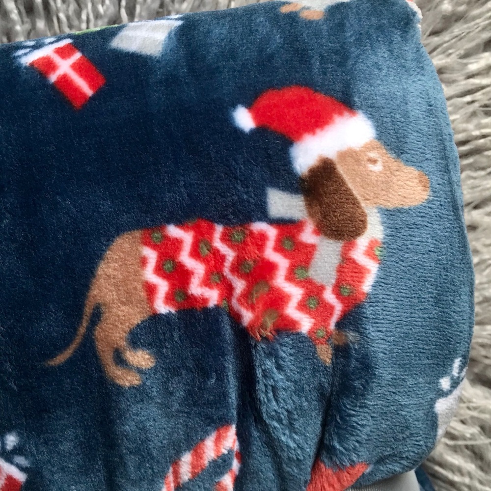 Berkshire Dachshund Weiner Dog Blue Blanket Throw - Picture 5 of 10